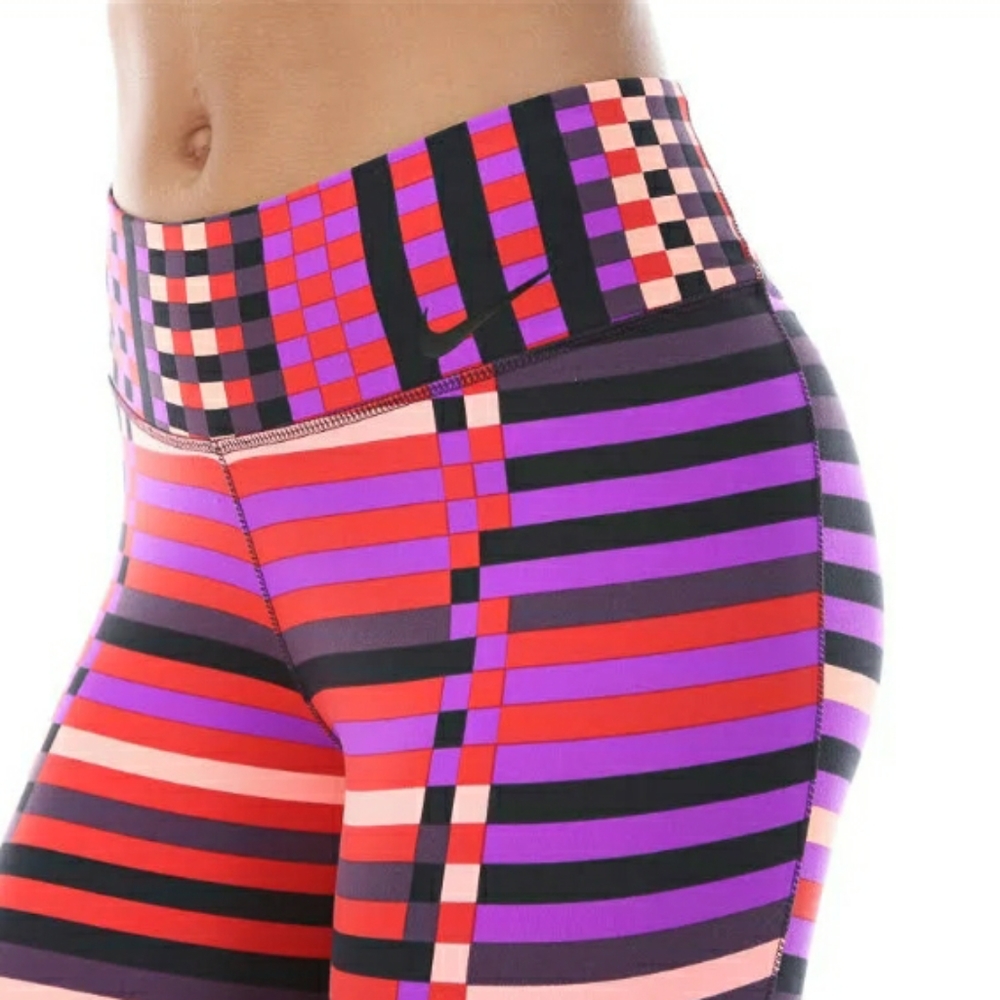 Nwot Nike Women's striped seamed athletic leggings